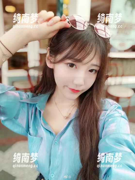 穿越味蕾的“啾小妍Deer”厨娘套图，下载链接带你畅享饕餮盛宴！