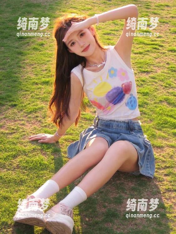 嗲囡囡 - 施忆佳KITTY的修女主题作品，通过一组精致的图片展现信仰与艺术的完美交融