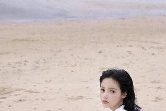 嗲囡囡 - 可爱田冰冰护士写真分享，展现护理工作中的甜美瞬间！