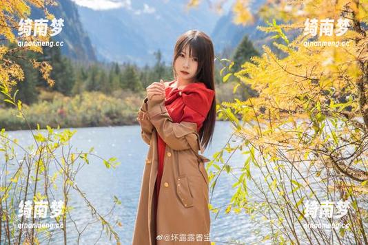 坏露露香宝 坏露露香宝学妹写真套图,让你见证可爱与性感的双重担当