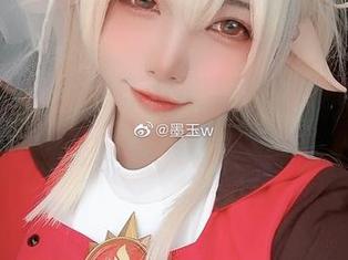 墨玉M的白色装扮：不可错过的精彩COS美图分享