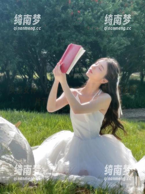 头条女神-小晴子 头条女神 - 小晴子柔美睡衣写真,高清图片下载为你留住美好瞬间