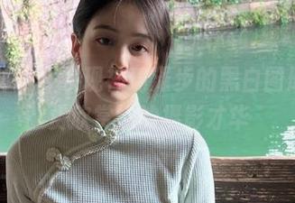 头条女神 - 发现神琦泽步的黑白图册，免费欣赏她的摄影才华