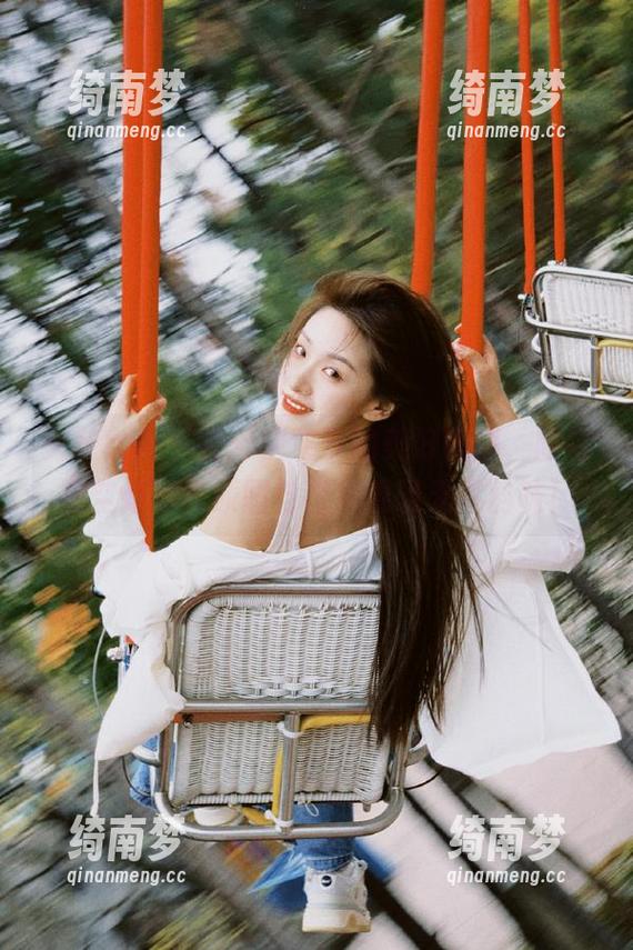 头条女神-陈怡曼 头条女神 - 在云端留下的美好瞬间,陈怡曼空姐写真原图与图片展现无尽韵味!