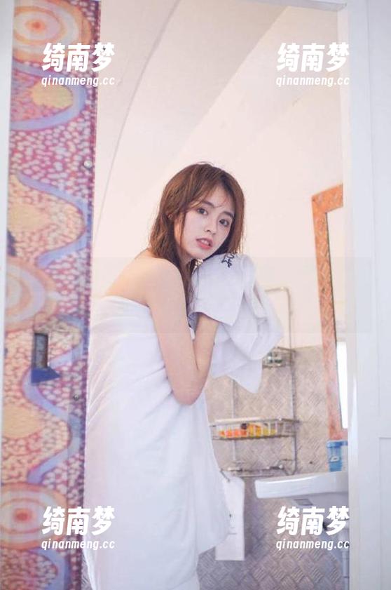 奈汐酱Nice 奈汐酱Nice最新校服套图发布,清纯可爱瞬间让你心动不已!