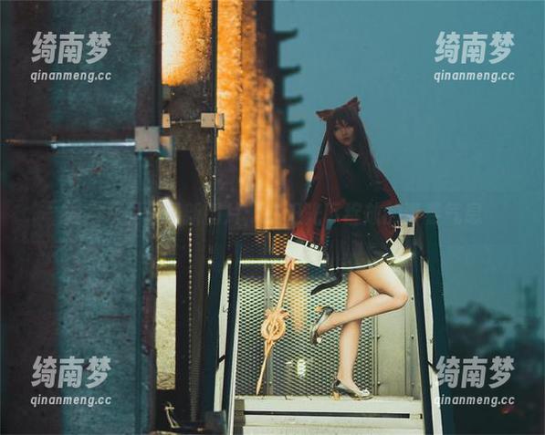 如月灰夏天最新图片：在阳光下绽放的青春气息