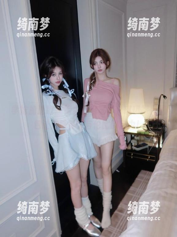 学妹加速跑 - 绝美私房写真，琪琪裸足图包让你感受无与伦比的自由！