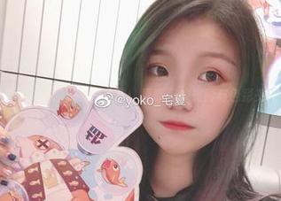 宅夏yoko油亮美图合集：夏季里的光影与色彩交响曲