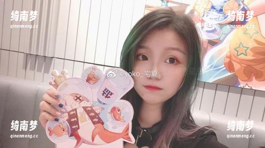 宅夏yoko油亮美图合集：夏季里的光影与色彩交响曲