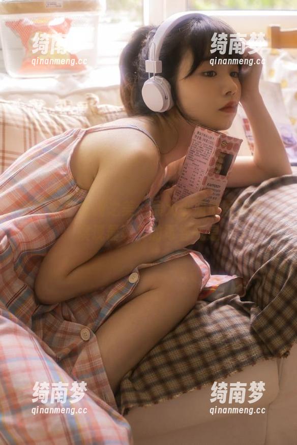 微密圈 - 清纯之美：宸大小姐原图写真，展现最真实的青春气息