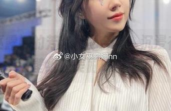小女巫露娜的芳踪摄影合集，沉浸在绚丽壁纸的美丽幻境中