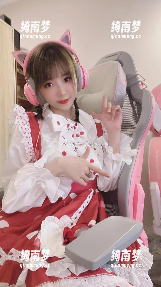小女巫露娜 免费欣赏小女巫露娜的网袜图册,沉浸于她的梦幻世界与时尚元素。