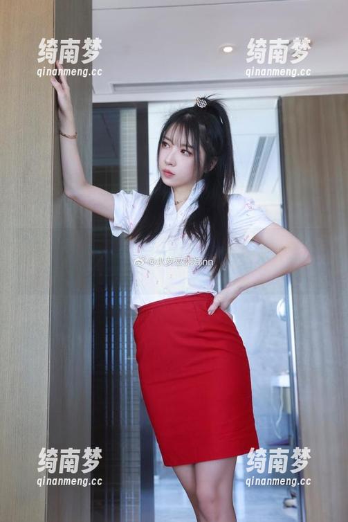 探索高清小女巫露娜兔女郎女仆的魔幻魅力，超高品质图包下载！