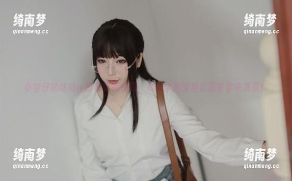 小容仔咕咕咕w图包完美呈现，毒岛学姐围裙资源等你来发现！