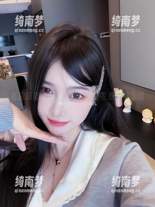 私房摄影小小奶瓶儿，连体衣原图尽显优雅气质