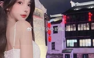 亮眼女神“小小奶瓶儿”的作品分享，让你见识独特的摄影风格和美感！