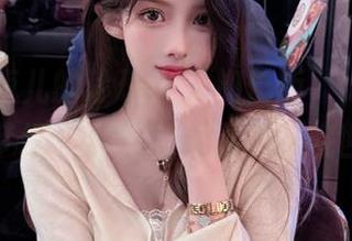 小小奶瓶儿的珍珠人鱼加长版，cos中的美丽梦幻，写真带你遨游海底世界！