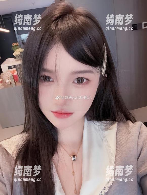 小小奶瓶儿 小小奶瓶儿的运动写真作品,美图展现无限魅力与力量