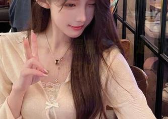 探索小小奶瓶儿的最新作品《迦南》，沉醉于艺术之美