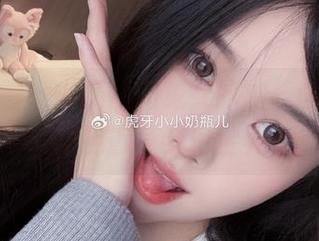 独家观看小小奶瓶儿兔女郎加长版写真，仿佛置身梦幻世界