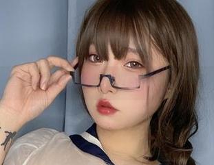 小泉学姐吖黑丝写真合集，限时免费获取，尽情收藏！