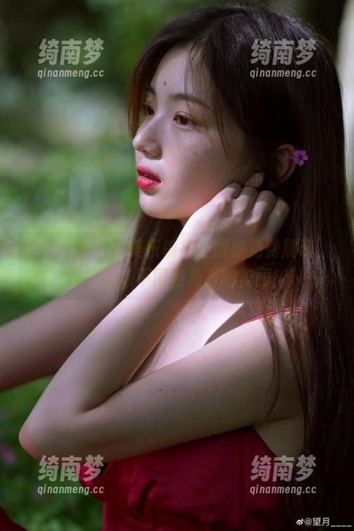 少女秩序 - 精美乐栀护士图集免费展现，带你品味不同视角下的美丽！
