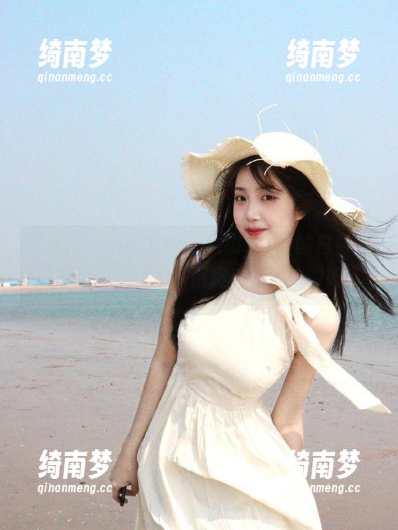 尤果网 - 清新简约：Abby金金的白衬衫写真图集精选，捕捉自然魅力瞬间