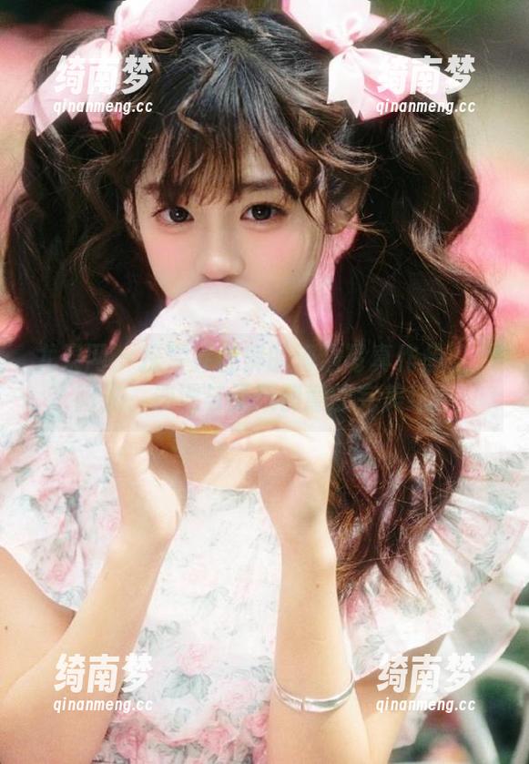 尤果网 - 探索乔依琳的海边写真作品集：阳光、沙滩与无限创意的完美结合