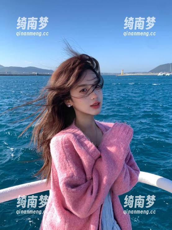 尤果网-何曼丽 尤果网 - 何曼丽校园写真:高清糖分满满,快来分享你的青春气息!