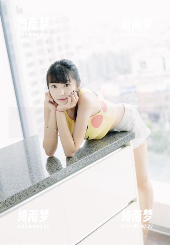 尤果网 - 独特小喜修女的摄影合集：美与叛逆的完美结合