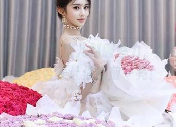 尤果网 - 探索李宝儿制服魅力，独特风格套图合集让你眼前一亮！
