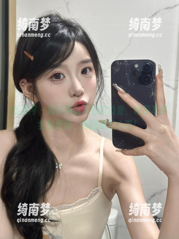 尤果网-李易童 尤果网 - 摄影师镜下的李易童,校服写真全新更新,萌翻你的心吧!