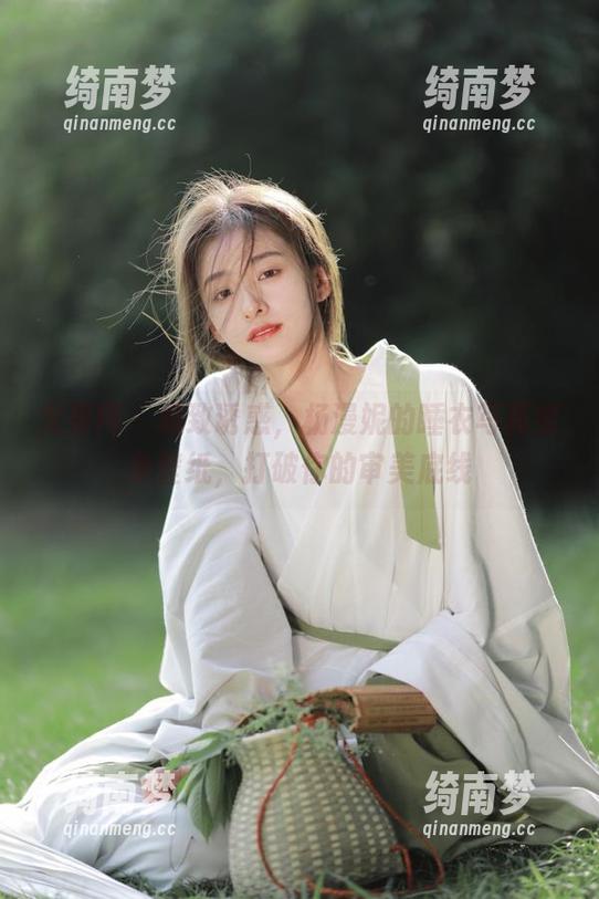 尤果网 - 极致诱惑，杨漫妮的睡衣写真变身壁纸，打破你的审美底线