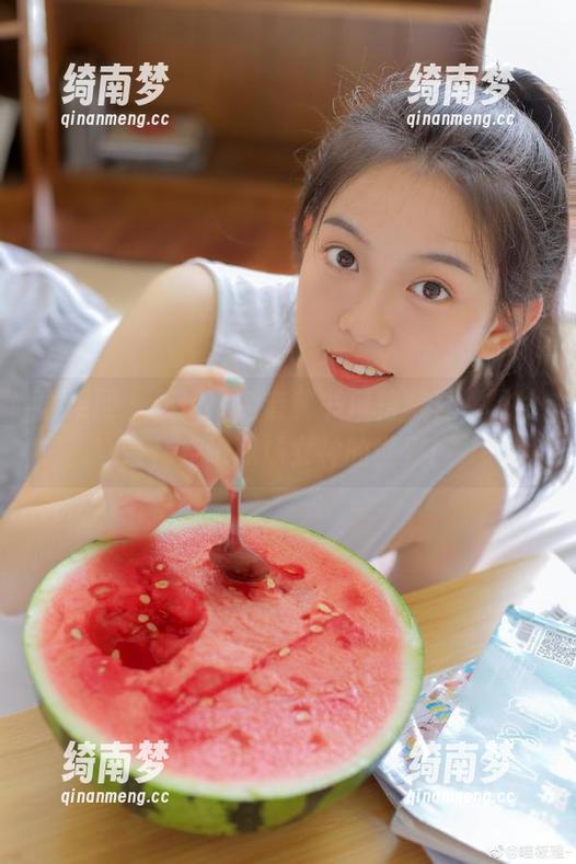 尤果网-王语纯 尤果网 - 王语纯全套秘书风格写真,图片带你走进职场女神的世界!