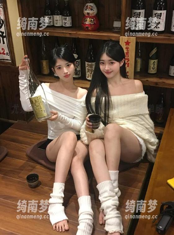 尤果网 - 笑笑的眼镜写真作品，让简单瞬间变得不平凡