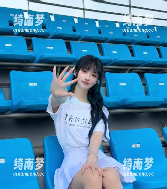 尤果网 - 高清若涵双人写真合集：甜蜜瞬间凝聚于镜头之中