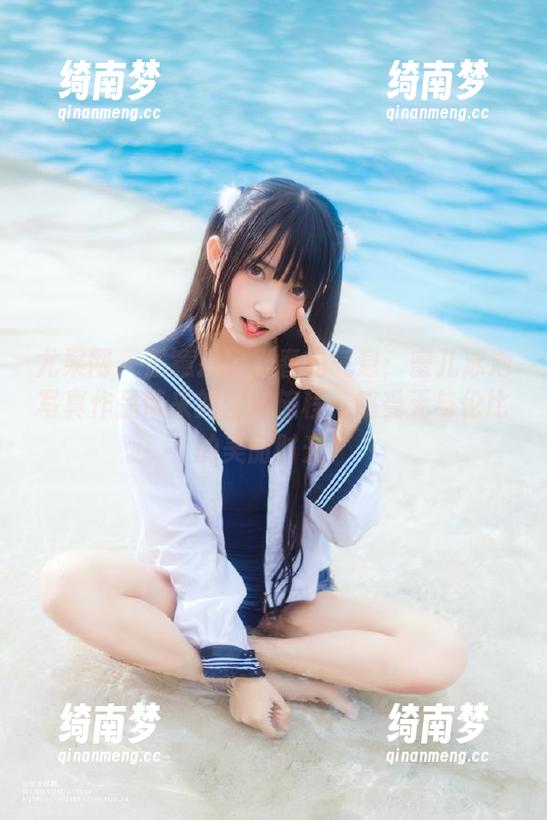 尤果网 - 恣意挥洒青春的气息：蜜儿泳池写真作品带来的图库旅程，感受无与伦比的美丽时光！