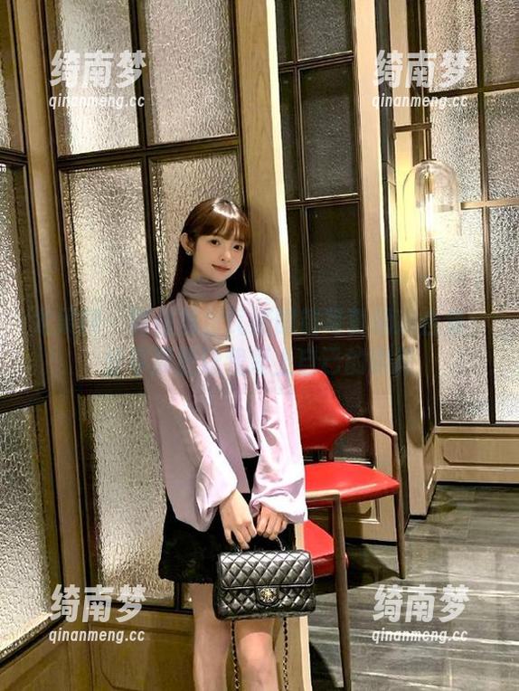 尤果网 - 阿依努尔瓦娅眼镜写真精彩合集：分享那些让我爱上自己的瞬间