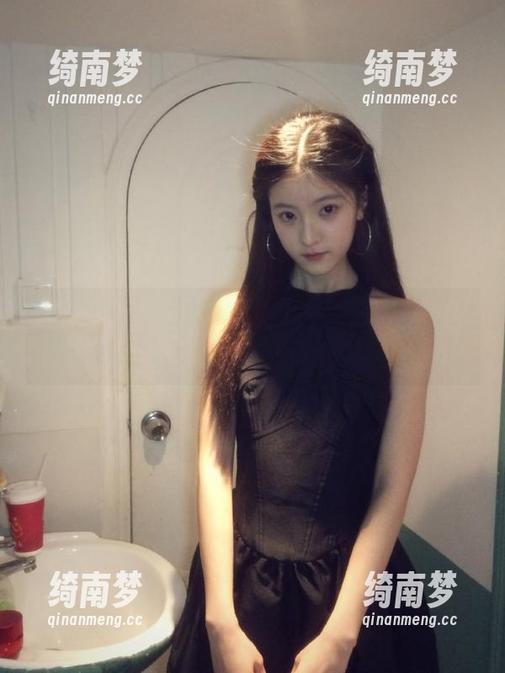 尤物馆-悦儿Yuky 尤物馆 - 最新悦儿YukyJK套图,带你进入不一样的视觉盛宴
