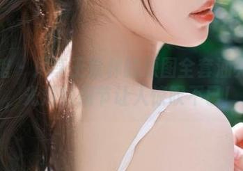 尤物馆 - 尽享王紫林的原图全套油亮写真，光滑的细节让人惊叹不已！