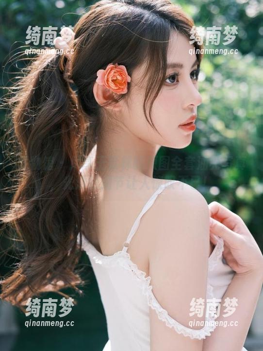尤物馆 - 尽享王紫林的原图全套油亮写真，光滑的细节让人惊叹不已！