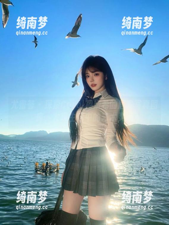 尤蜜荟 - 探索Carol周妍希的居家写真图库，发现生活中的艺术灵感