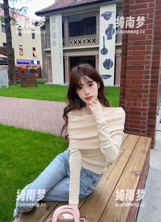 尤蜜荟 - 奶牛私拍图包大揭秘：周大萌为你呈现的甜美田园风景