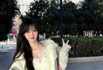 尤蜜荟 - 与尤妮丝姐姐同行，领略细腻原图与经典壁纸的艺术之美