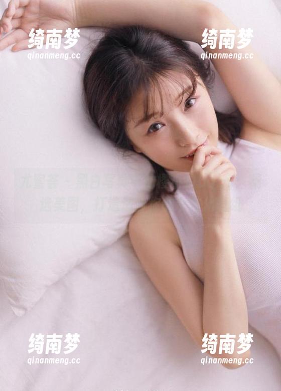 尤蜜荟-樱小白baby 尤蜜荟 - 黑白写真中的樱小白baby:精选美图,打造适合你的个性化壁纸