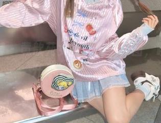 尤蜜荟 - 黄歆苑女友的精致套图，瞬间提升你的审美境界！
