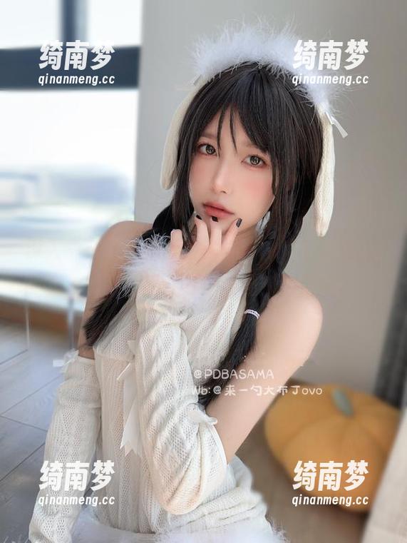 深入“布丁大法”的世界：jk肉丝系列cos原图，感受每一个细腻的瞬间