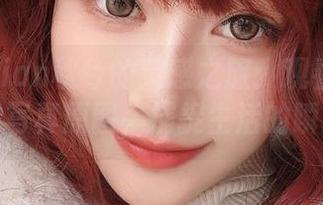 年年Nnian秋兮的灵感之旅：观看她精彩的写真原图，捕捉生活的瞬间