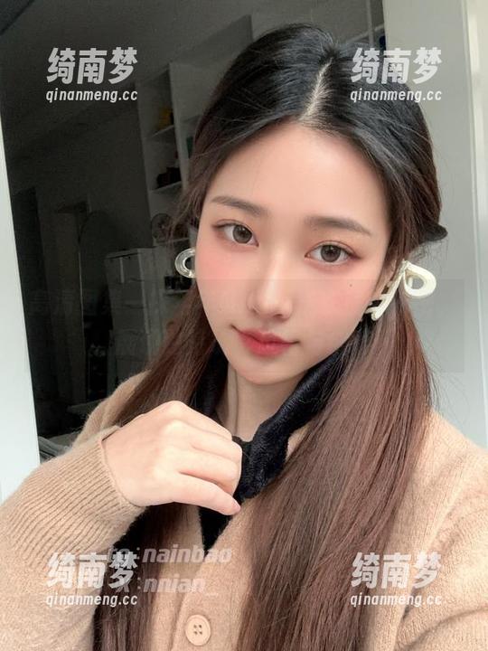 高清图集一探年年Nnian洗衣房的秘密，展现独特摄影风格与创意