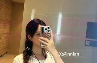 年年Nnian私拍特辑：带你领略别致的美足图包，充满独特风情